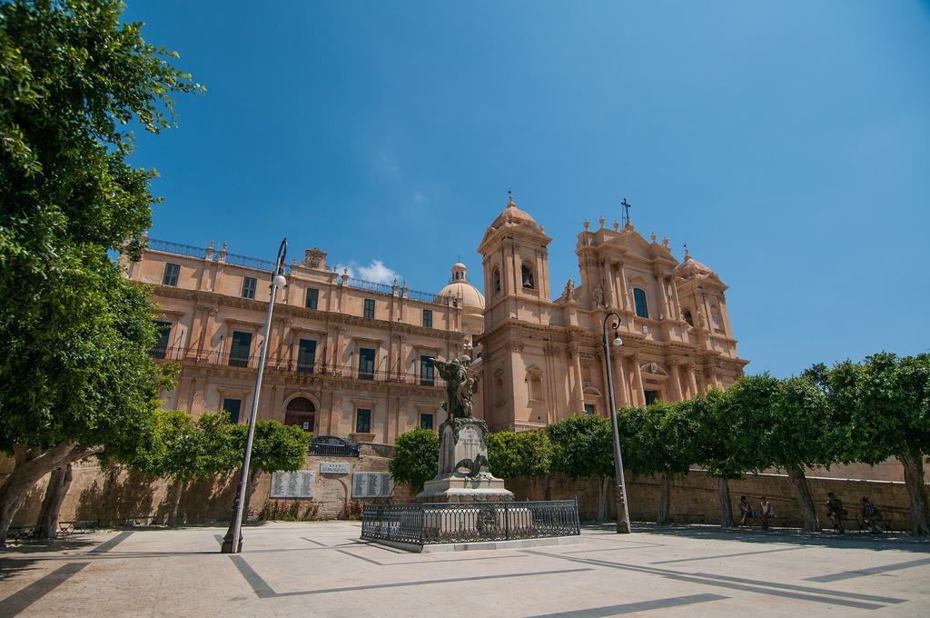 B&B Teatro NOTO Esterno foto